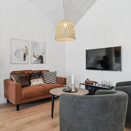 Amazing In Glesborg With Sauna * Fjellerup