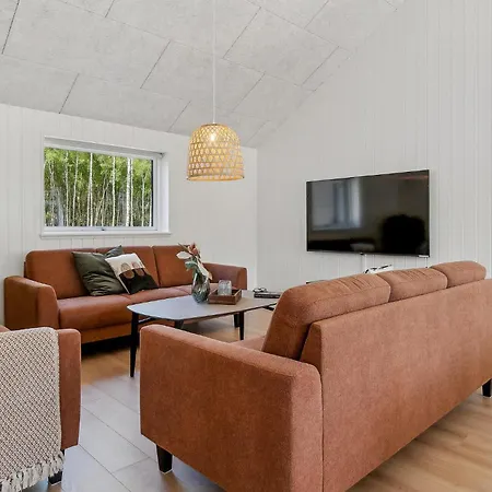 Amazing In Glesborg With Sauna Holiday home Fjellerup